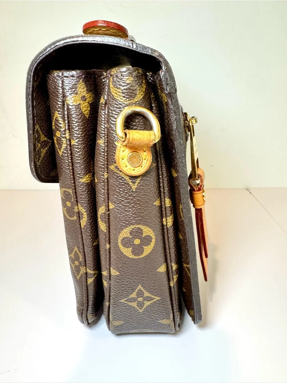 Louis Vuitton Pochette Métis Logo Monogram W Adjustable Shoulder Strap